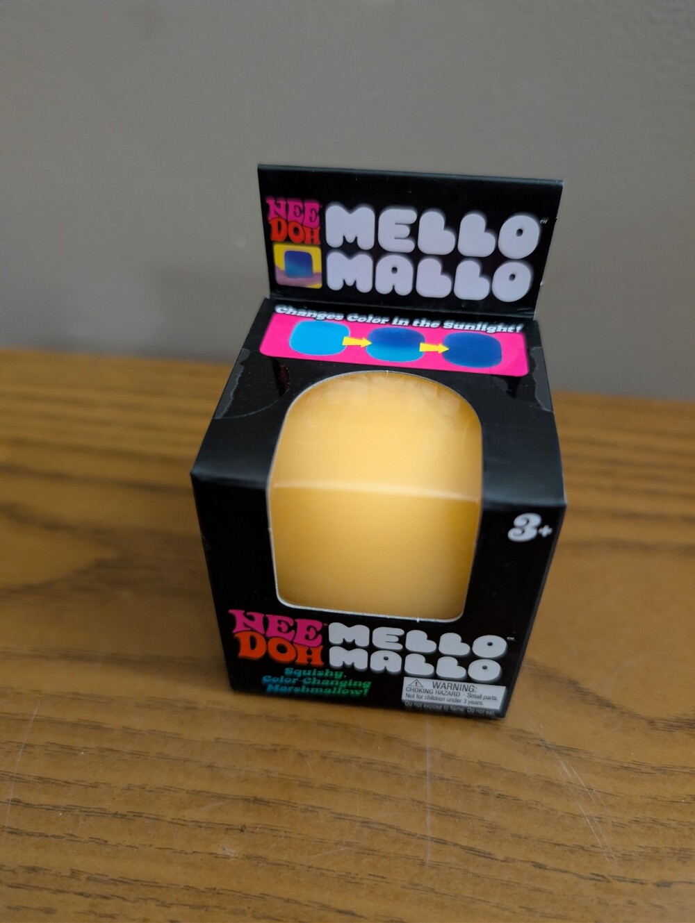 YELLOW NeeDoh Mello Mallo Color Change Squishy AUTHENTIC